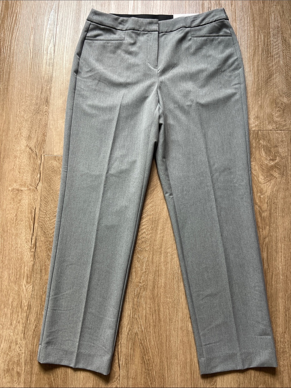 NWT INC International Concepts Gray Women’s Mid-Rise Short Trousers Size 10S